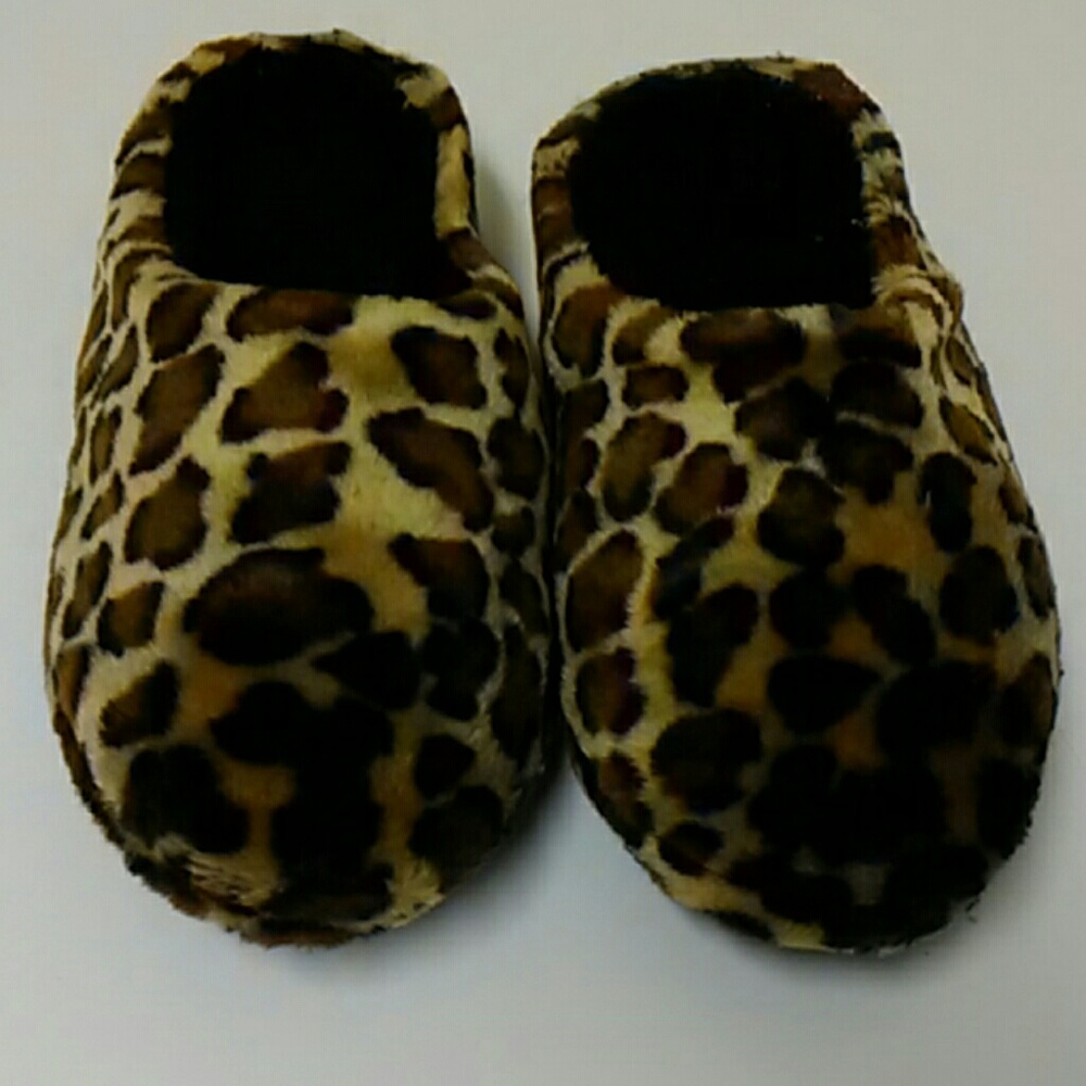 Furry cheeta slippers final must bundle 3